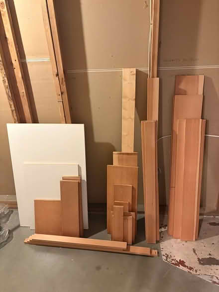 Photo of free Various sizes of wood (Phinney Ridge) #1