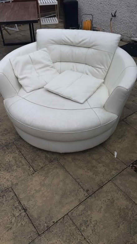 Photo of free DFS Swivel chair to give away (Br6 0dy) #1