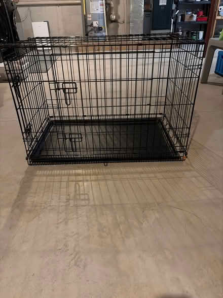 Photo of free 30 inch Midwest crate (Oxford) #1