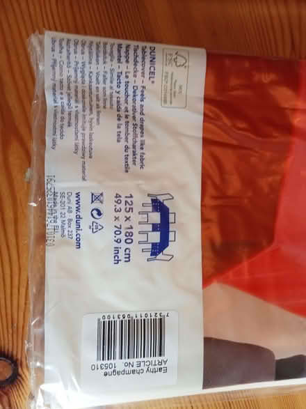 Photo of free X2 large cream disposable tablecloths (Wakefield WF1) #3