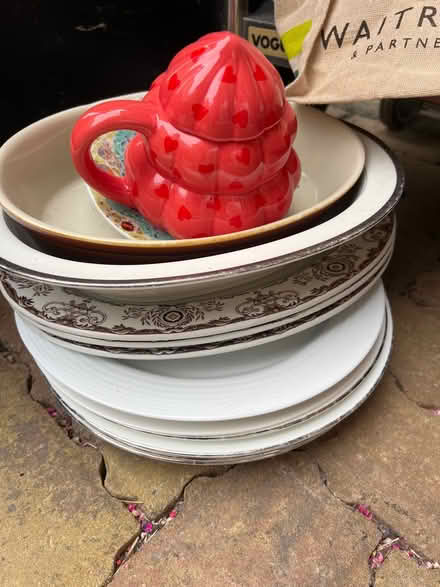 Photo of free Plates and dishes (OX74JU) #1
