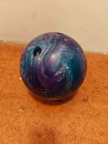 Photo of free Columbia 300 White Dot Ten Pin Bowling Ball 4.6kg (Norham Manor OX2) #2