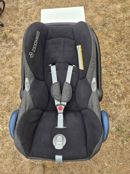 Photo of free Maxi-Cosi infant car seat (Baldock (SG7)) #4