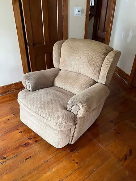 Photo of free Lamp, TV, Bed, and recliner (Southbridge) #2