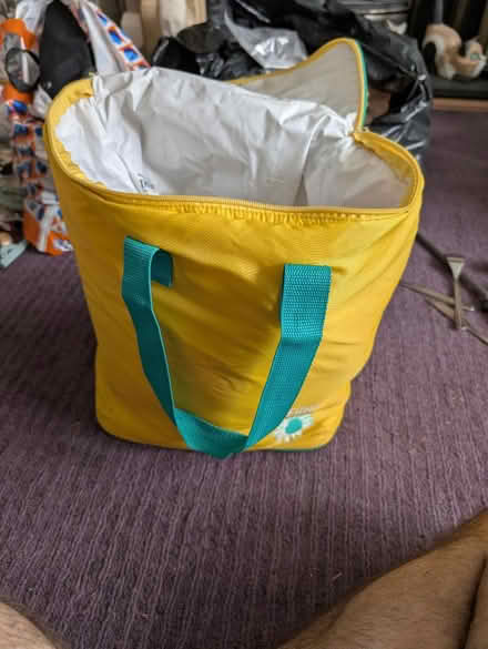 Photo of free Yellow Thermos Bag (Park Street AL2) #2