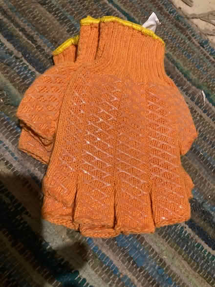 Photo of free Fingerless work gloves (Battersea SW11) #1