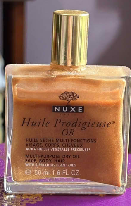 Photo of free Nuxe shimmering dry oil for face, body and hair (Monks Hill CR2) #1