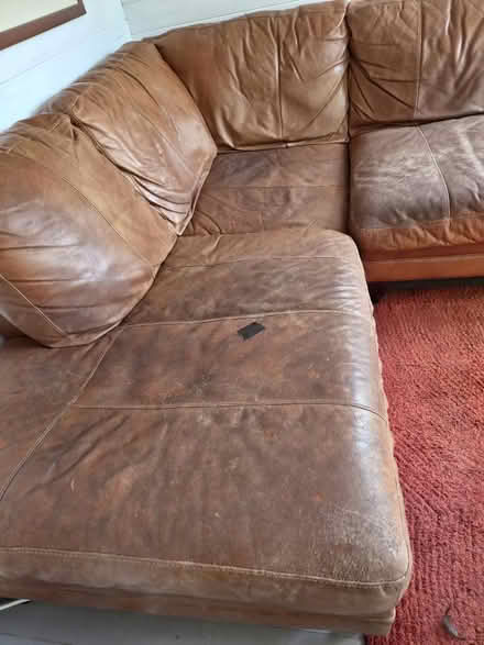 Photo of free Leather sofa (Ox29 4jy) #2