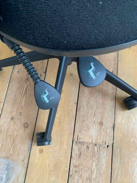 Photo of free Office chair (Near Thornhill square N1) #2
