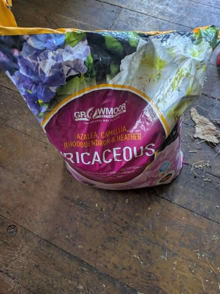 Photo of free Assorted gardening items (Harlesden NW10) #2