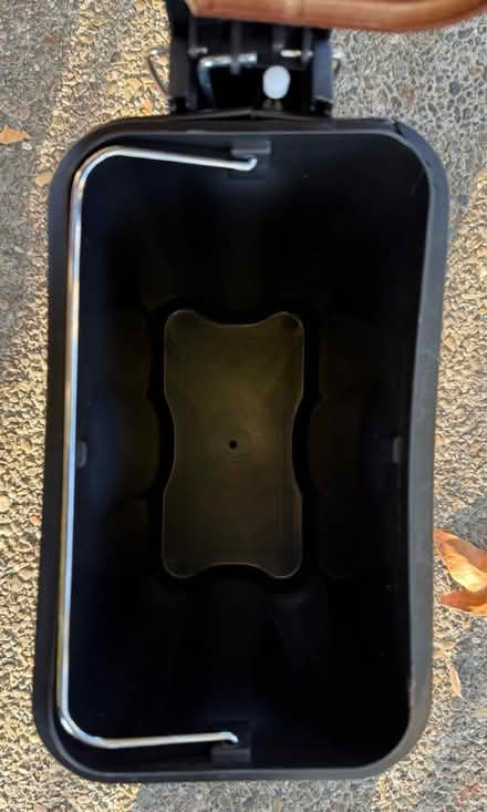 Photo of free Small step-open trash can (1075 Valencia Avenue) #4