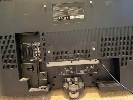 Photo of free Toshiba 37inch tv and stand. Works (bognor regis PO22) #4