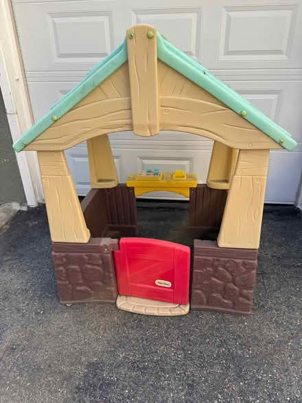 Photo of free Outdoor playhouse (East Arlington) #1