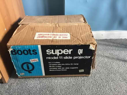 Photo of free Slide projector and screen (Penwortham, PR1) #1