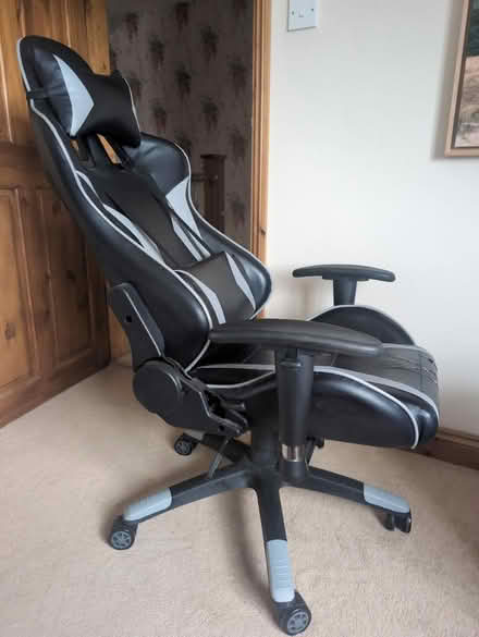 Photo of free Office/ gaming chair (Chesterton, OX26 1) #3