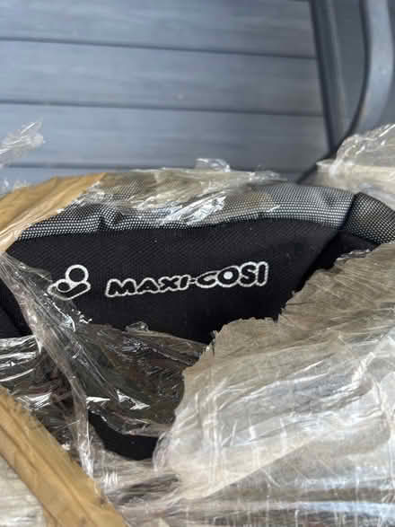 Photo of free Child car seats (Creekmoore BH17) #2