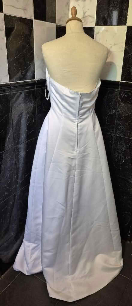 Photo of free Wedding Dress - needs straps (Hollinswood TF3) #2