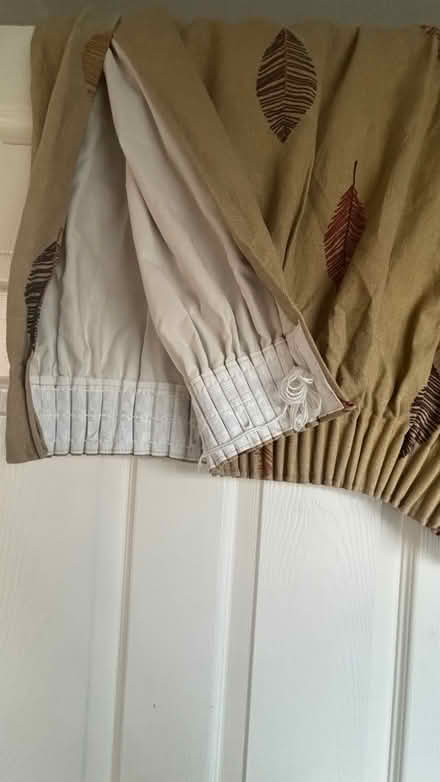 Photo of free 2 Panels - Lined Curtains - 210 W x 130cm H (Lemsford AL8) #3