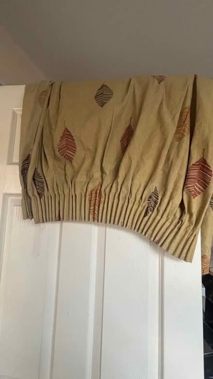 Photo of free 2 Panels - Lined Curtains - 210 W x 130cm H (Lemsford AL8) #2