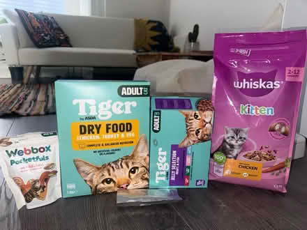 Photo of free cat food (Dewsbury WF13) #1