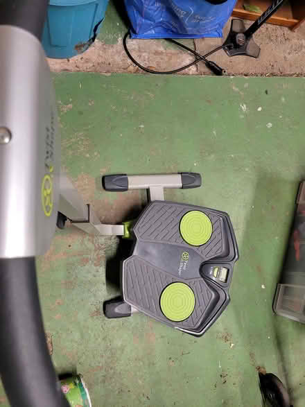 Photo of free Twist and shape - v good condition (Tamworth B77) #3