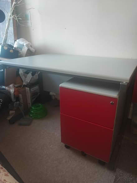 Photo of free Office desk (Fishponds BS16) #1