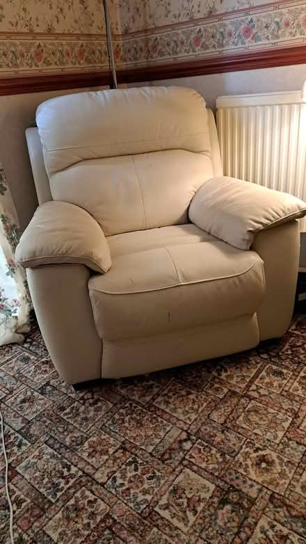 Photo of free Leather Chairs (Hinckley LE10) #2