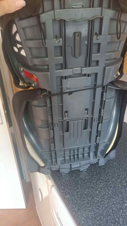Photo of free Child's Car Seat (Saltaire BD18) #2