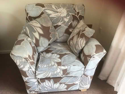 Photo of free Large armchair (Clarence road LU7) #1