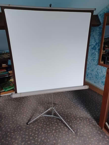 Photo of free Projection Screen (Huddersfield HD2) #1