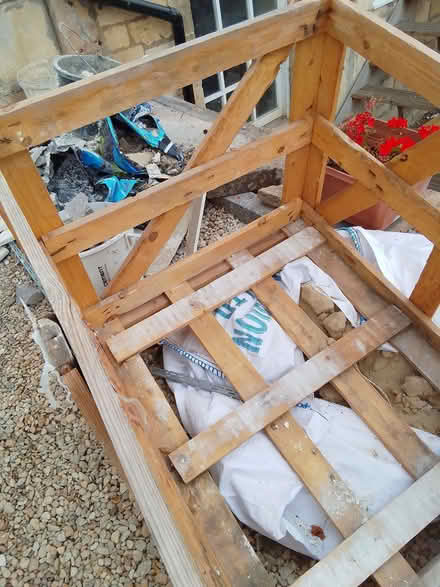 Photo of free Large strong crate approx 1m x 600 mm. (Bailbrook BA1) #3