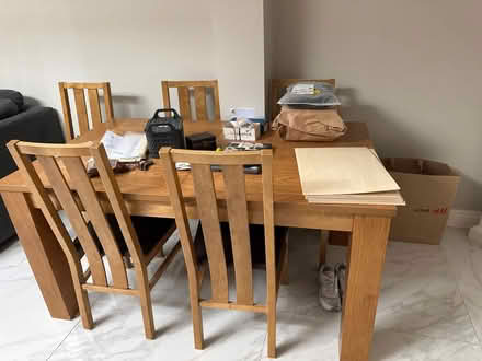 Photo of free Dining table with 6 chairs (Tw77dp) #1