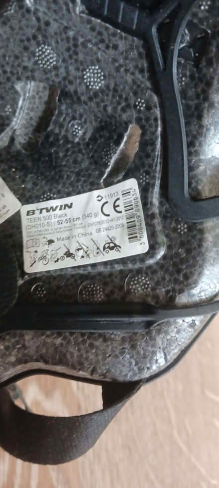 Photo of free Skaterboarding/Scooting helmet (Dean Court OX2) #2