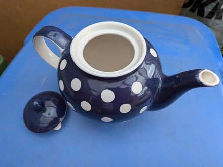 Photo of free Teapot (Roffey RH12) #2