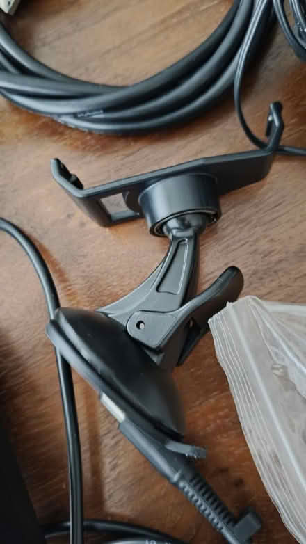 Photo of free Varios cables and electronic stuff (Stockwell SW9) #3