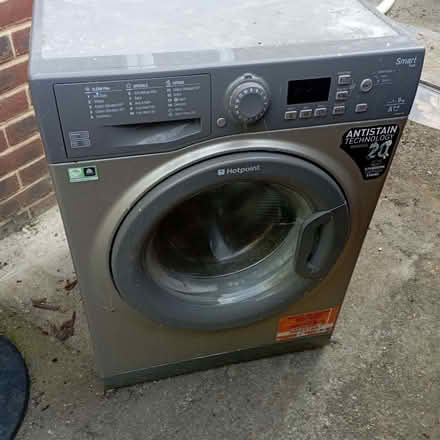 Photo of free Hotpoint washing machine for repair, needs new drum bearings (Highway SL6) #1