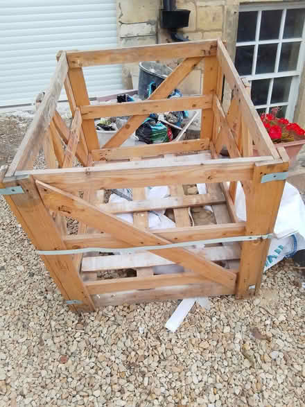 Photo of free Large strong crate approx 1m x 600 mm. (Bailbrook BA1) #2