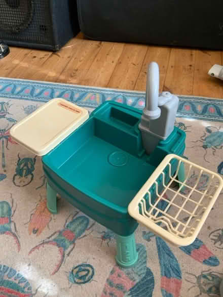 Photo of free Baby/toddler play sink with functioning tap (Alcester Lanes End B14) #1