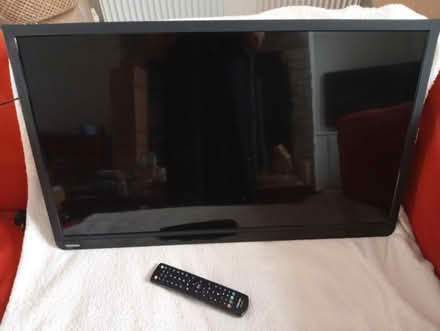 Photo of free Toshiba 32" TV with remote (Buxworth SK23) #1