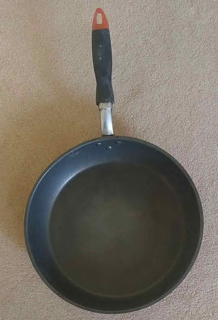 Photo of free Deep fring Pan (Cheylesmore Coventry CV3) #1