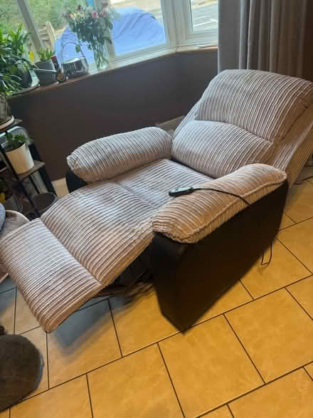 Photo of free recliner chair (Cutteslowe OX2) #4