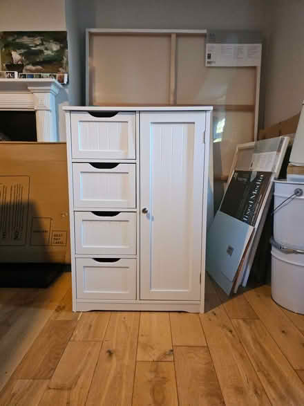 Photo of free London NW7: Lovely standing cabinet for bathroom or bedroom (Holders Hill Circus NW7) #1