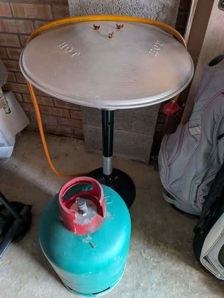 Photo of free Kingfisher Table Top Outdoor Patio 4KW Heater and gas bottle (Edgebold SY3) #2