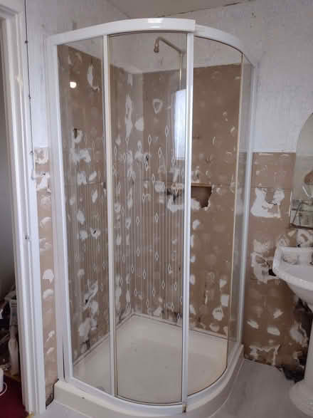 Photo of free Corner shower enclosure (Dunston Hill NE16) #1