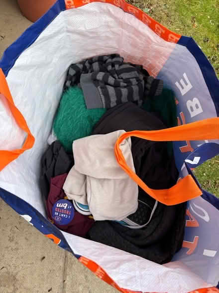Photo of free Large bag of women’s and boys/unisex clothes 3-5 years (Gracemount EH16) #1