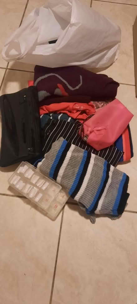 Photo of free Girls clothes (CR7 8AZ) #2