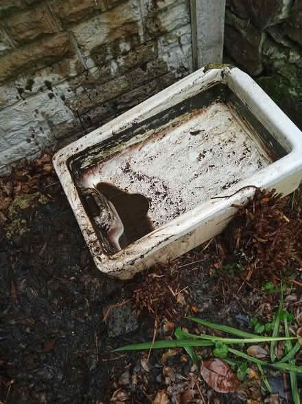 Photo of free Belfast sink (Yealand Conyers LA5 9SG) #2
