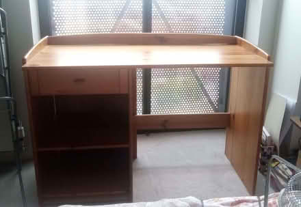 Photo of free Desk (Croydon centre CR0) #1