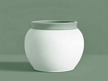 Photo of free Largish italian terra cotta pot (Kirtlington OX5) #1