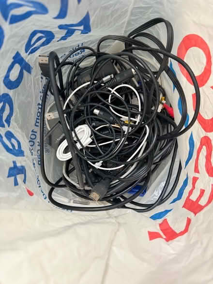 Photo of free Bag of random AV cables (Palmer Park RG1) #1